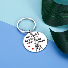 Load image into Gallery viewer, Sister Gif from Sister Not Sisters by Blood But Sisters by Heart Friendship Keychain for Women Teen Girls Birthday Gif for Her Stepsister Colleague Christmas Gif for Cousin Best friend Wedding Gif
